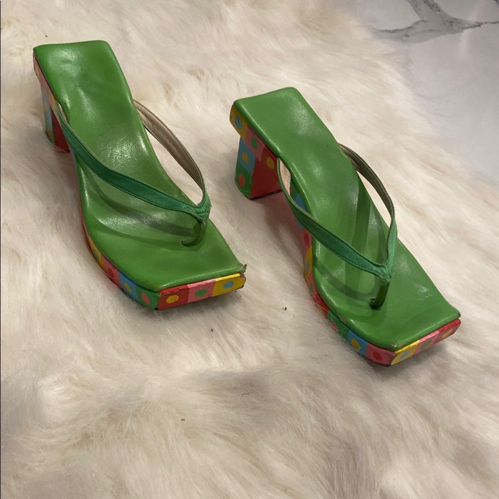 Fendi Green Sandals Vibrant Thong Design